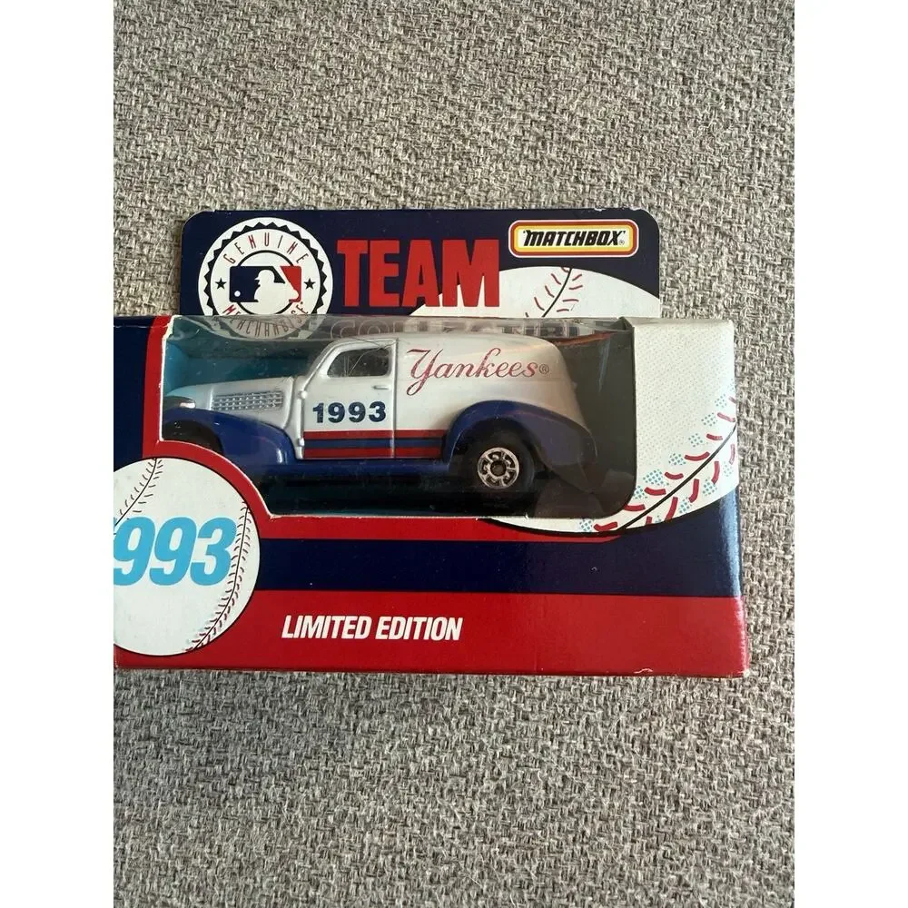 1993 Matchbox NY Yankees White Rose MLB Collectible Limited Edition Van Truck
